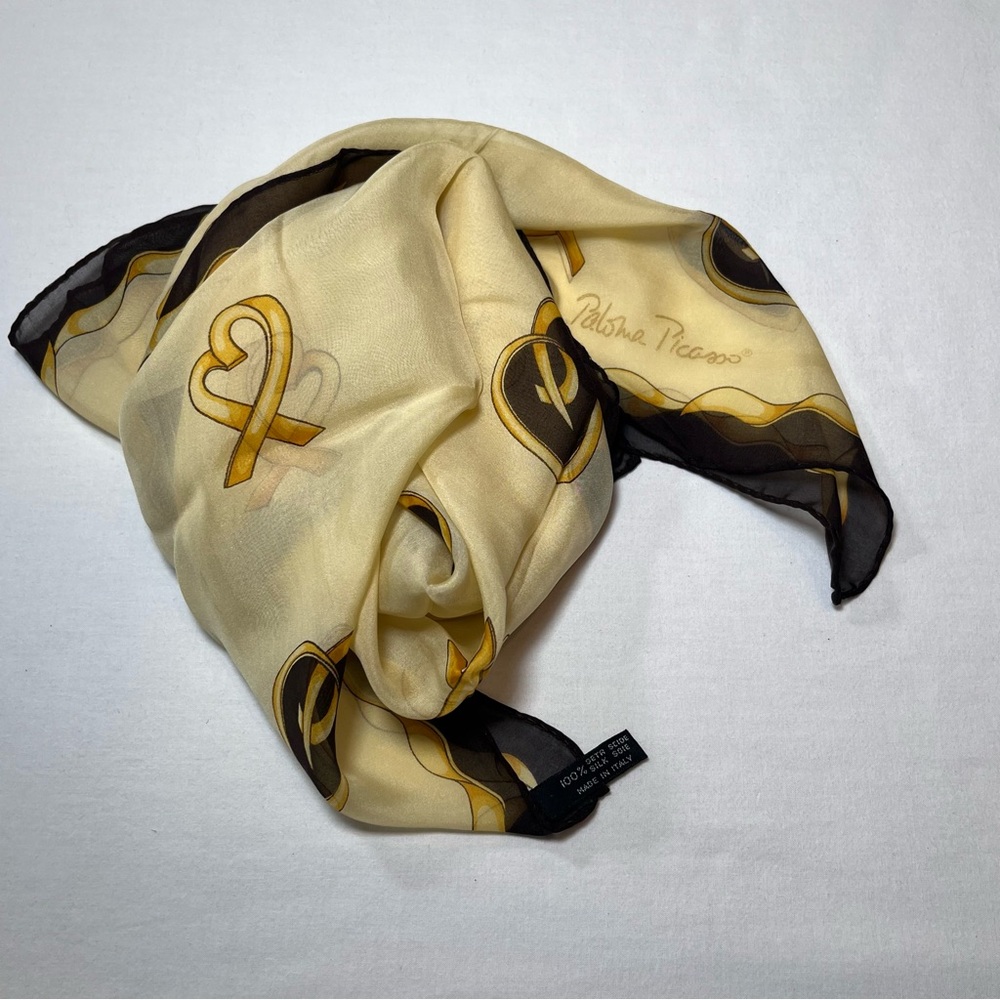 Paloma Picasso Vintage Cream Brown
Made In Italy 🇮🇹 “Hugs & Kisses” Silk Scarf